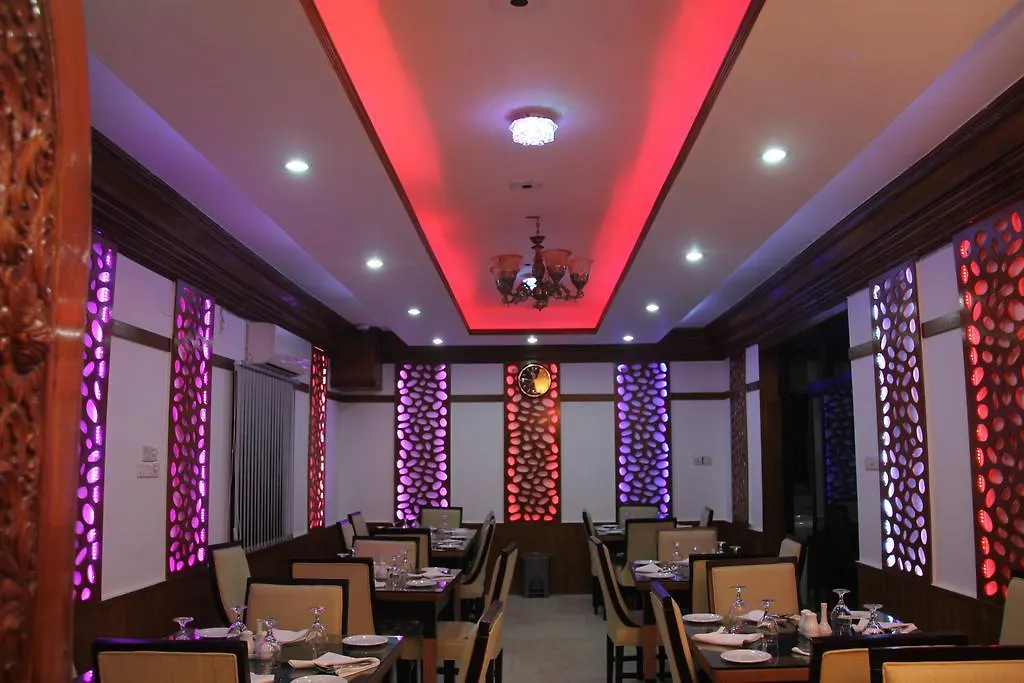 Dhaka Premier Hotel 3*,